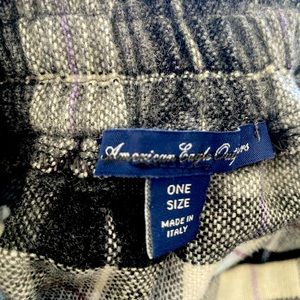 Mini skirts, checkers, American Eagles Outfitters, one size. Grey and black